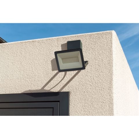 Schneider Elektrik 50W Beyaz Işık 6500k Mureva Led Projektör IP65 IMT47213